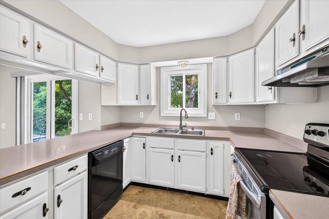 6 Windhaven Circle, Madison, WI 53717