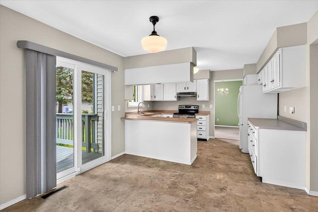 6 Windhaven Circle, Madison, WI 53717