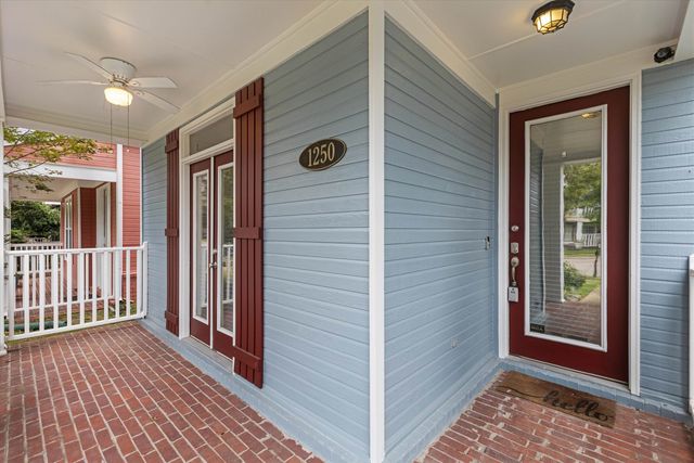 1250 E ISLAND PL, Memphis, TN 38103