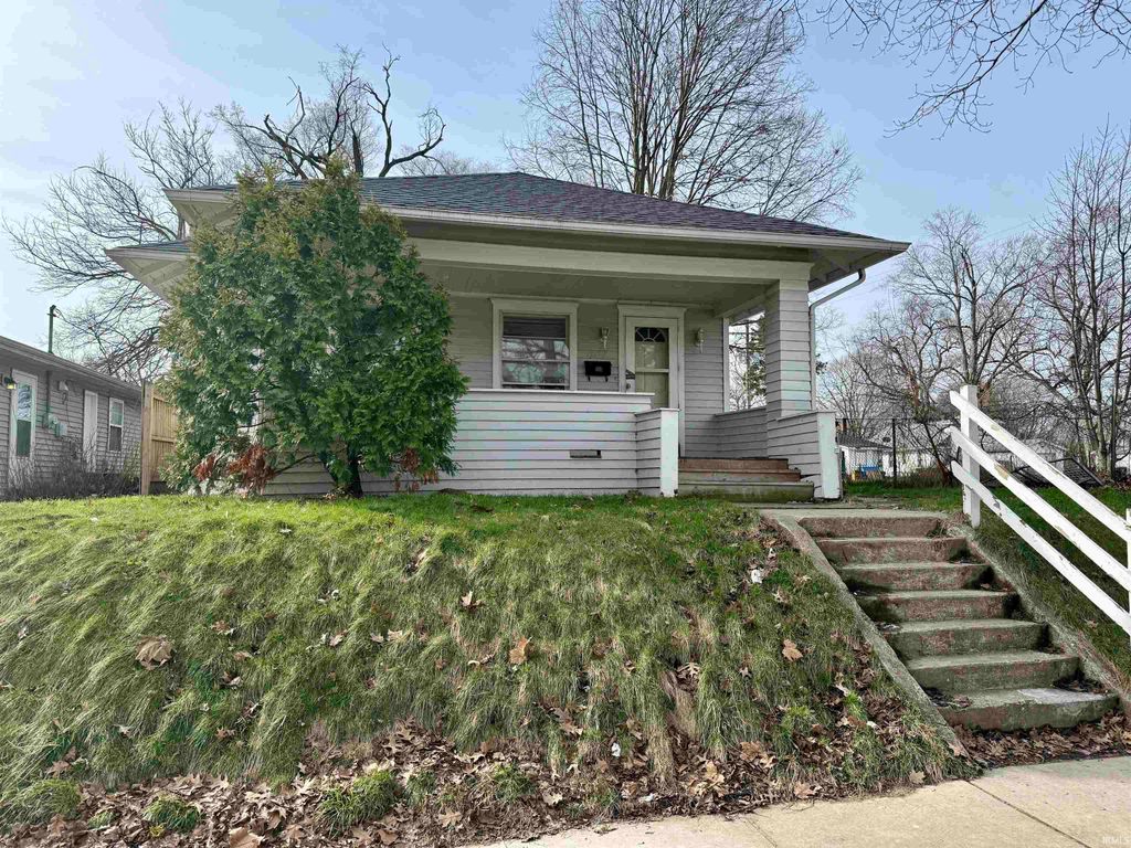 804 E Calvert Street, South Bend, IN 46613