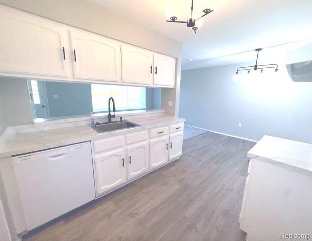 8315 Camelot Court, Genesee Charter Township, MI 48458