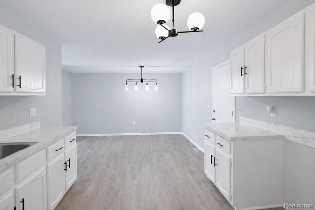 8315 Camelot Court, Genesee Charter Township, MI 48458