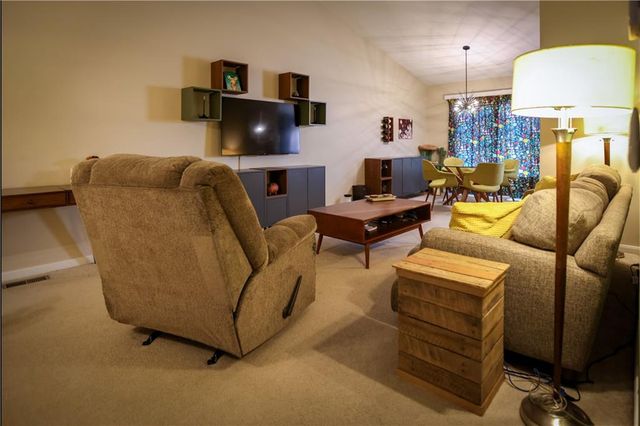 1235 SW Arborfair Drive, Lee's Summit, MO 64082