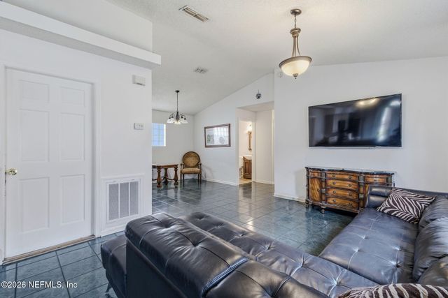 2529 AMERICAS CUP Circle E, Atlantic Beach, FL 32233