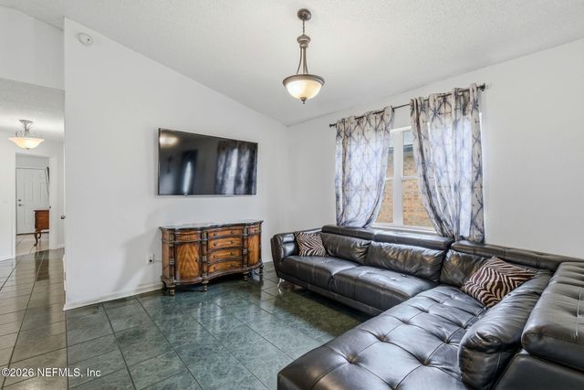 2529 AMERICAS CUP Circle E, Atlantic Beach, FL 32233