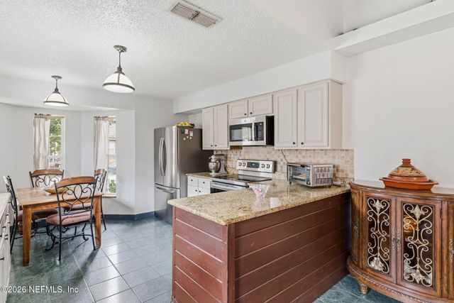 2529 AMERICAS CUP Circle E, Atlantic Beach, FL 32233