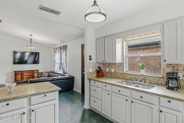 2529 AMERICAS CUP Circle E, Atlantic Beach, FL 32233