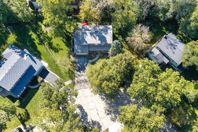 995 Hunter Court, Deerfield, IL 60015