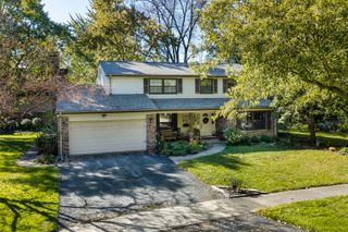 995 Hunter Court, Deerfield, IL 60015