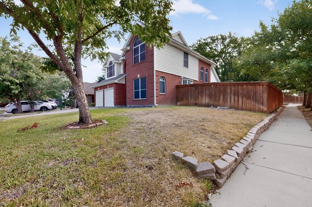 2600 Juniper Drive, Euless, TX 76039