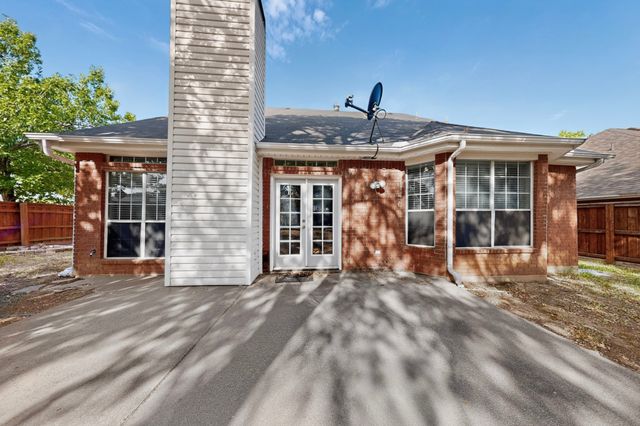 2600 Juniper Drive, Euless, TX 76039