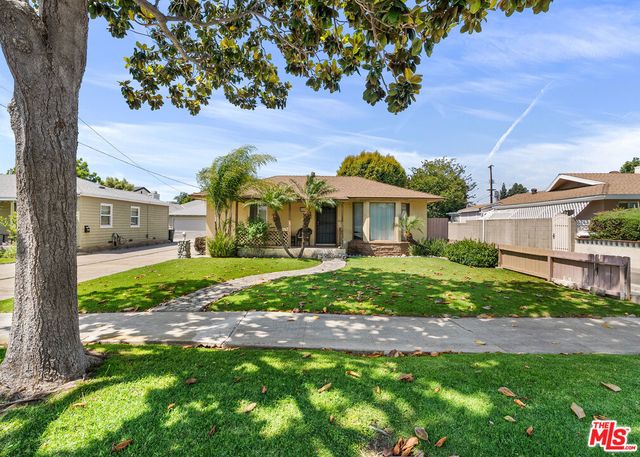 937 E Palmyra Avenue, Orange, CA 92866