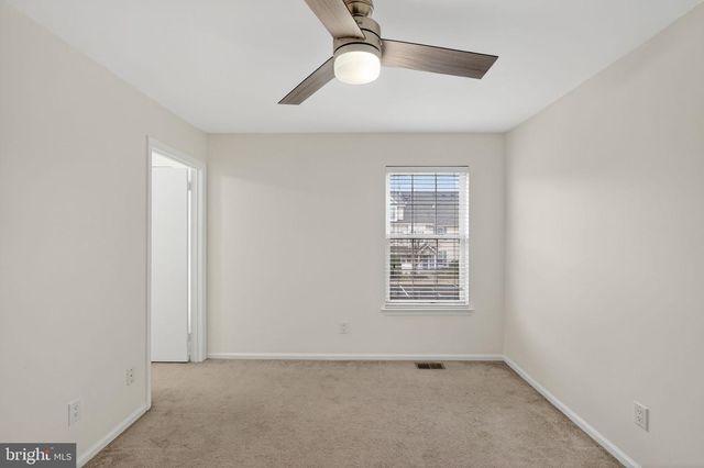 1404 WHARTON RD, Mount Laurel, NJ 08054