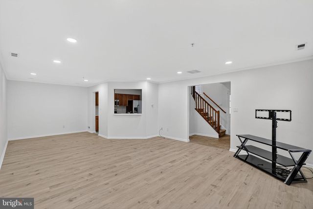 1404 WHARTON RD, Mount Laurel, NJ 08054