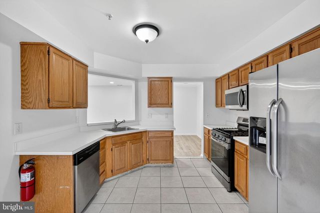 1404 WHARTON RD, Mount Laurel, NJ 08054