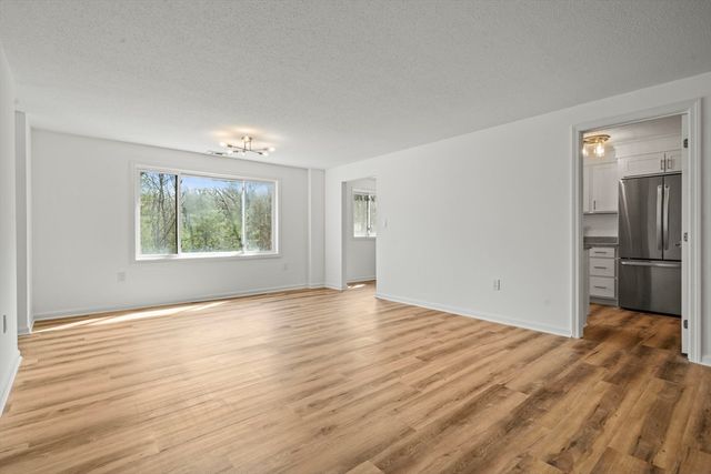 10 Ledgewood Way 26, Peabody, MA 01960