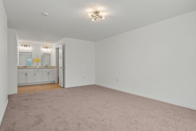 10 Ledgewood Way 26, Peabody, MA 01960