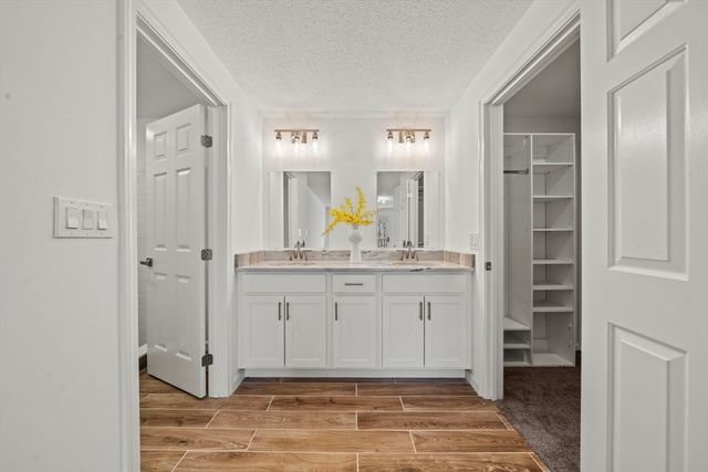 10 Ledgewood Way 26, Peabody, MA 01960