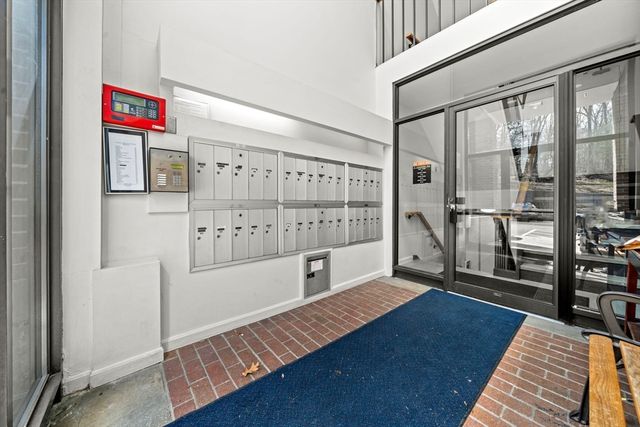 10 Ledgewood Way 26, Peabody, MA 01960