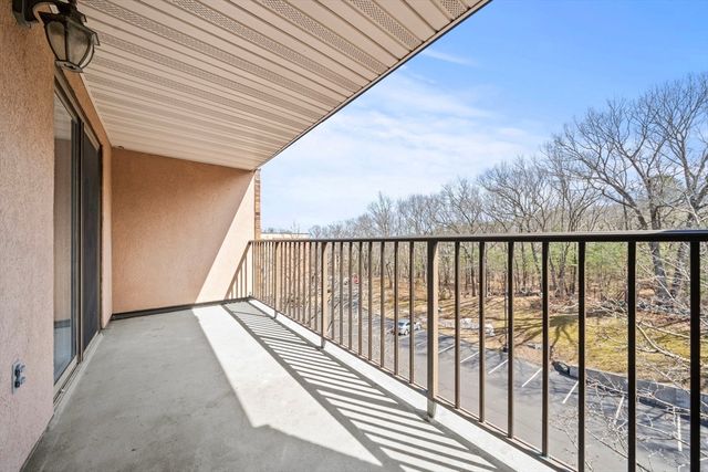 10 Ledgewood Way 26, Peabody, MA 01960