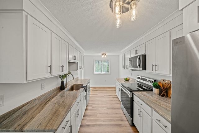 10 Ledgewood Way 26, Peabody, MA 01960