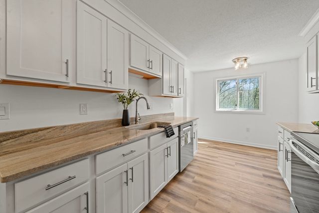 10 Ledgewood Way 26, Peabody, MA 01960