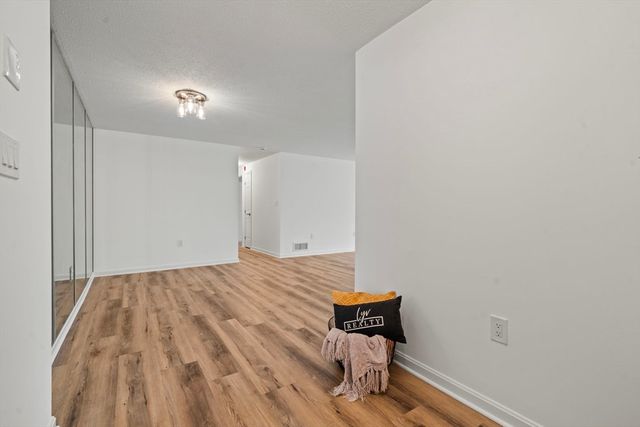 10 Ledgewood Way 26, Peabody, MA 01960