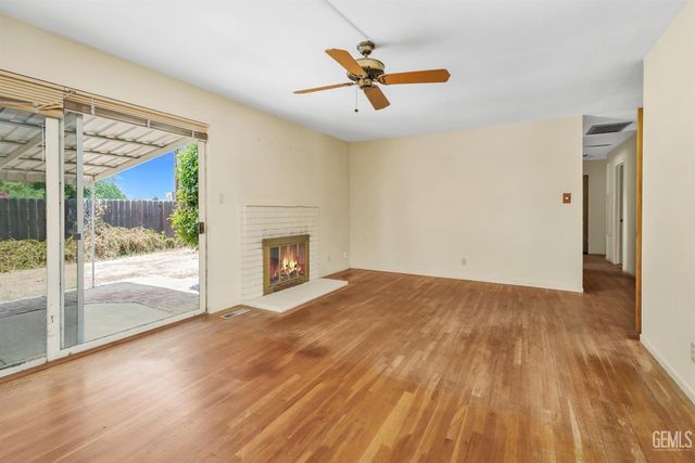 3008 Pomona Street, Bakersfield, CA 93305