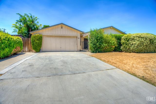 3008 Pomona Street, Bakersfield, CA 93305