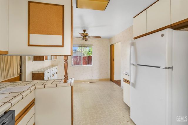 3008 Pomona Street, Bakersfield, CA 93305