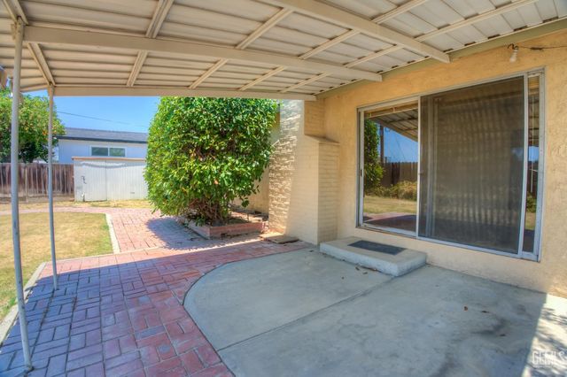 3008 Pomona Street, Bakersfield, CA 93305
