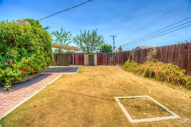 3008 Pomona Street, Bakersfield, CA 93305