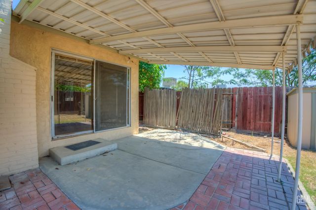 3008 Pomona Street, Bakersfield, CA 93305