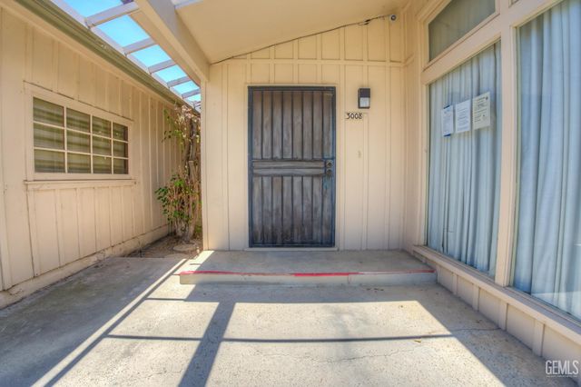 3008 Pomona Street, Bakersfield, CA 93305