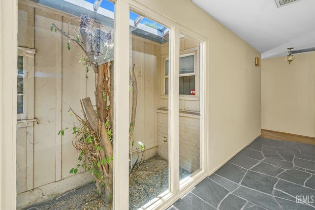 3008 Pomona Street, Bakersfield, CA 93305