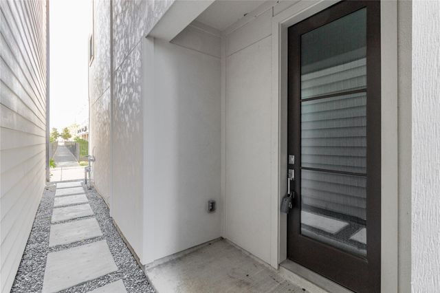 1250 N Post Oak Road A, Houston, TX 77055