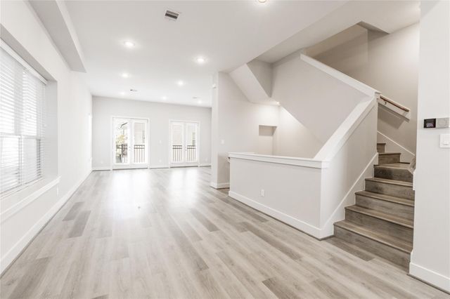 1250 N Post Oak Road A, Houston, TX 77055