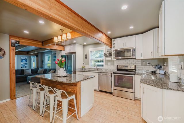 8022 Long Lake Road SE, Port Orchard, WA 98367