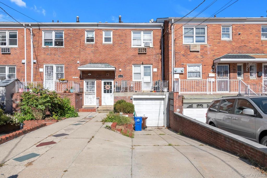 14425 26th Avenue, Flushing, NY 11354
