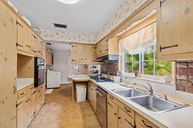 65 INNESS DRIVE, Tarpon Springs, FL 34689