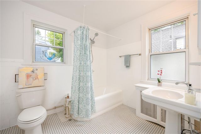 20 Byron Avenue, White Plains, NY 10606