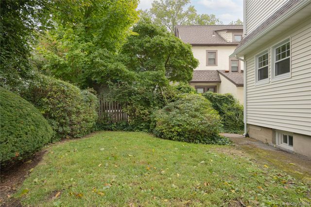 20 Byron Avenue, White Plains, NY 10606