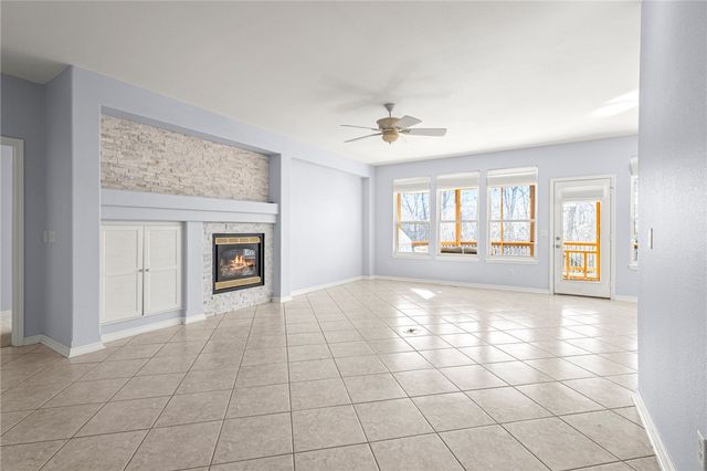 2 Highland Parkway, Bella Vista, AR 72715