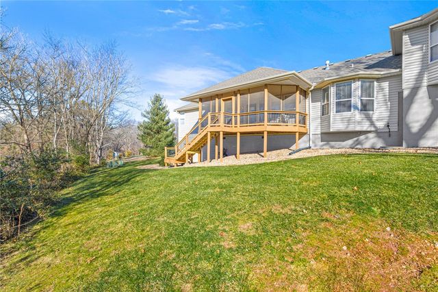 2 Highland Parkway, Bella Vista, AR 72715