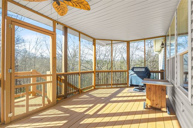 2 Highland Parkway, Bella Vista, AR 72715