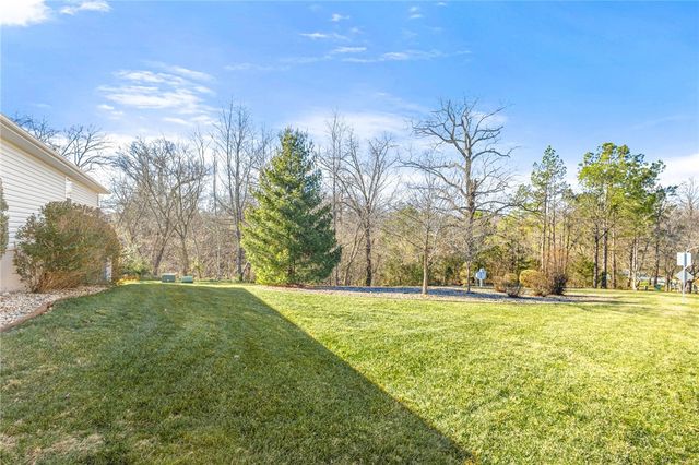 2 Highland Parkway, Bella Vista, AR 72715