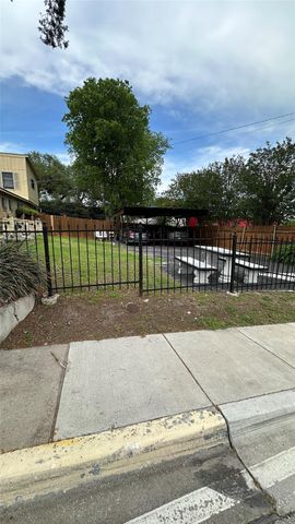 3116 E 12th ST, Austin, TX 78702