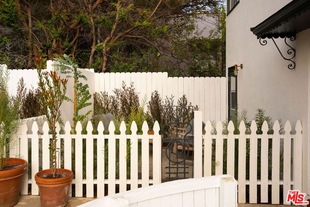 3110 Griffith Park Boulevard, Los Angeles, CA 90027