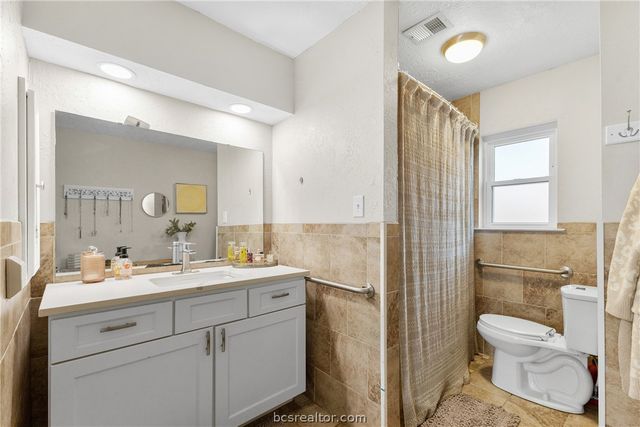 3814 Holly Drive, Bryan, TX 77802