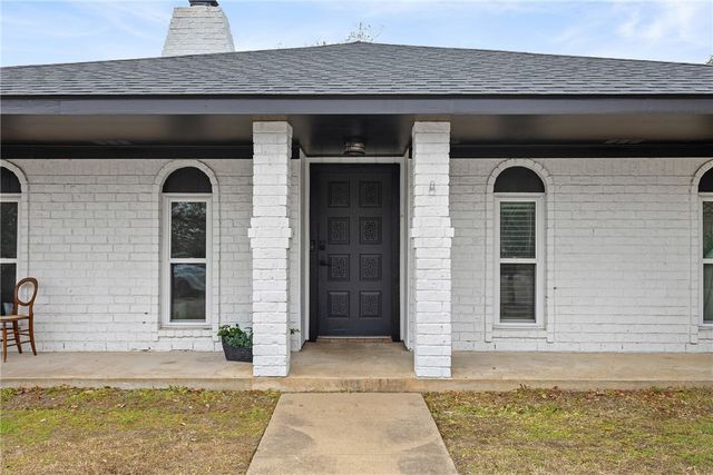 3814 Holly Drive, Bryan, TX 77802